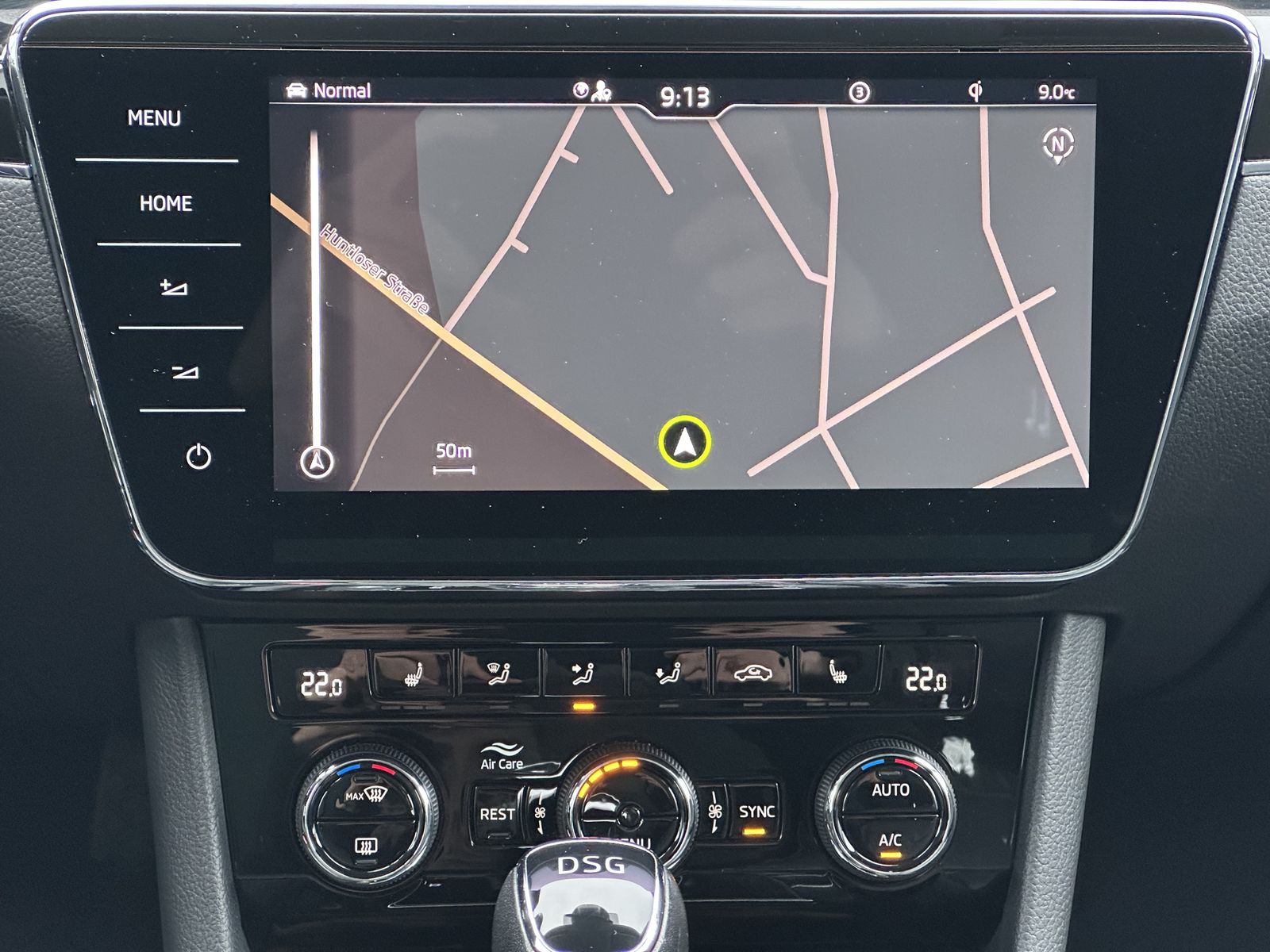 Fahrzeugabbildung SKODA Superb Combi 2.0 TSI DSG L&K NAV+LED+KAM+19ZO+VC
