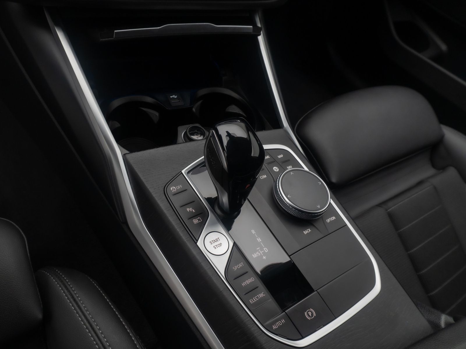 Fahrzeugabbildung BMW 320e Sport Line Alarm DAB Kamera Individual Komf