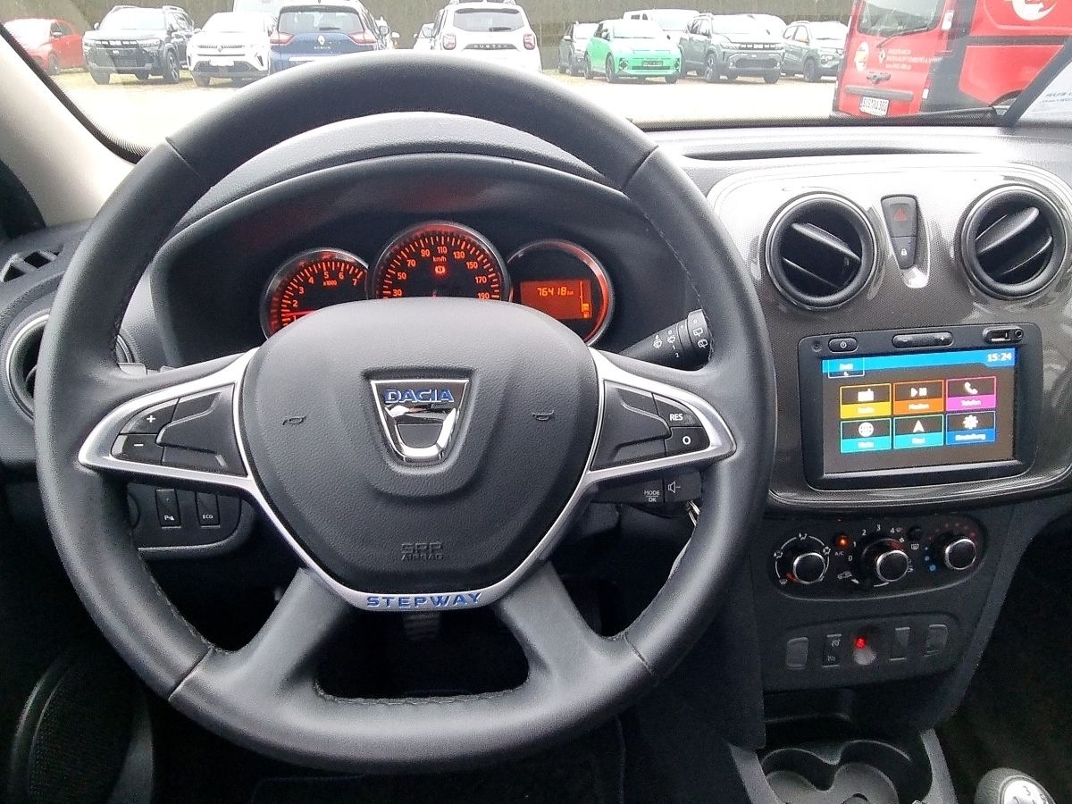 Fahrzeugabbildung Dacia Sandero Stepway Prestige TCe 100