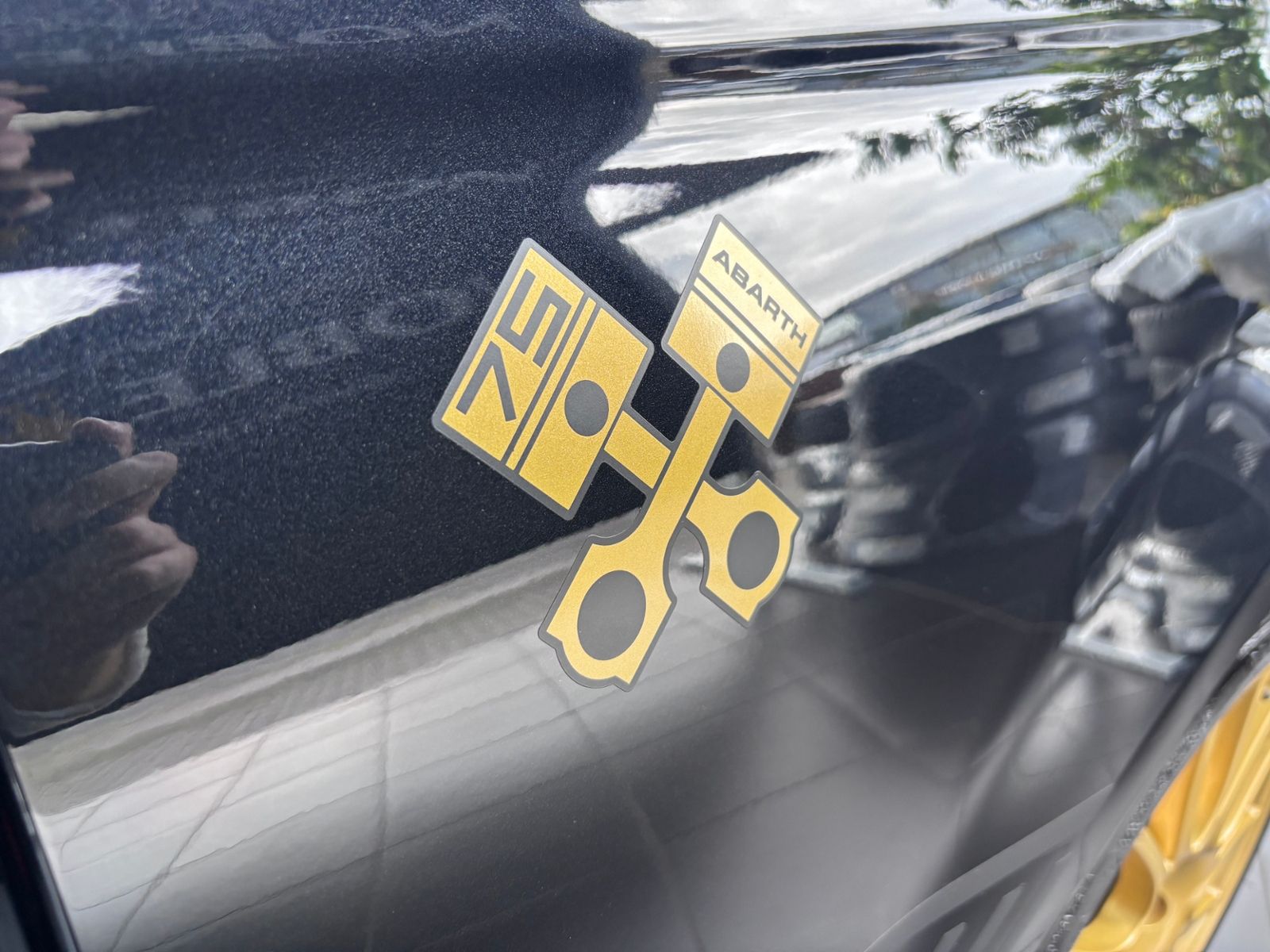 Fahrzeugabbildung Abarth 695 75 Anniversario NAVI ALU Beats