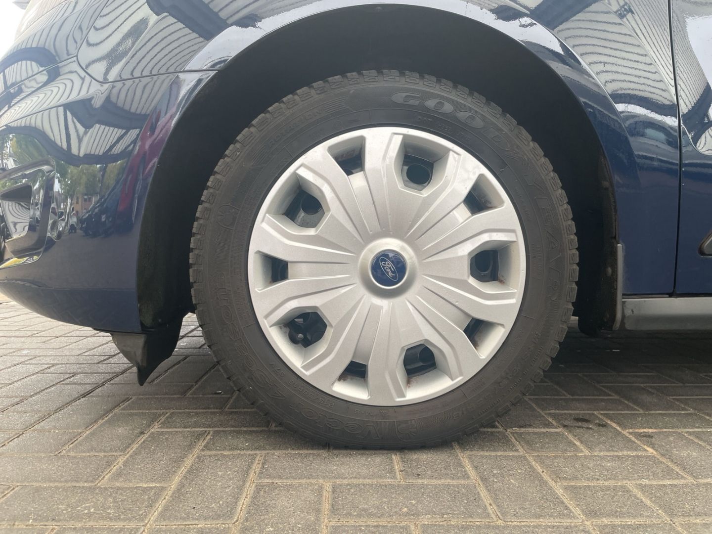 Fahrzeugabbildung Ford Transit Connect Kasten Trend L1 1.5 EB AHK Dacht