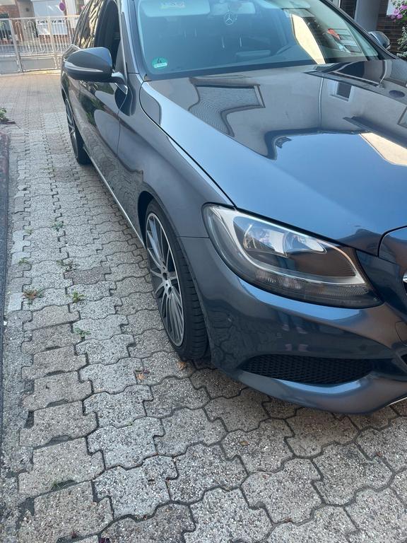 Mercedes-Benz C 220