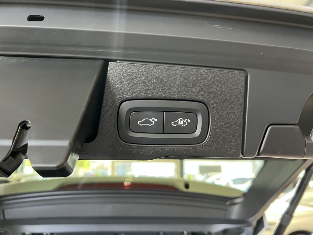 Volvo XC60 T6 R-Design Recharge AWD ACC AHK Kamera LED