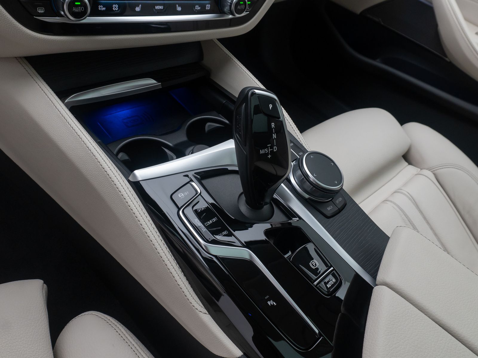 Fahrzeugabbildung BMW 530d xD Luxury Line ACC H/K AHK Panorama HUD 19"