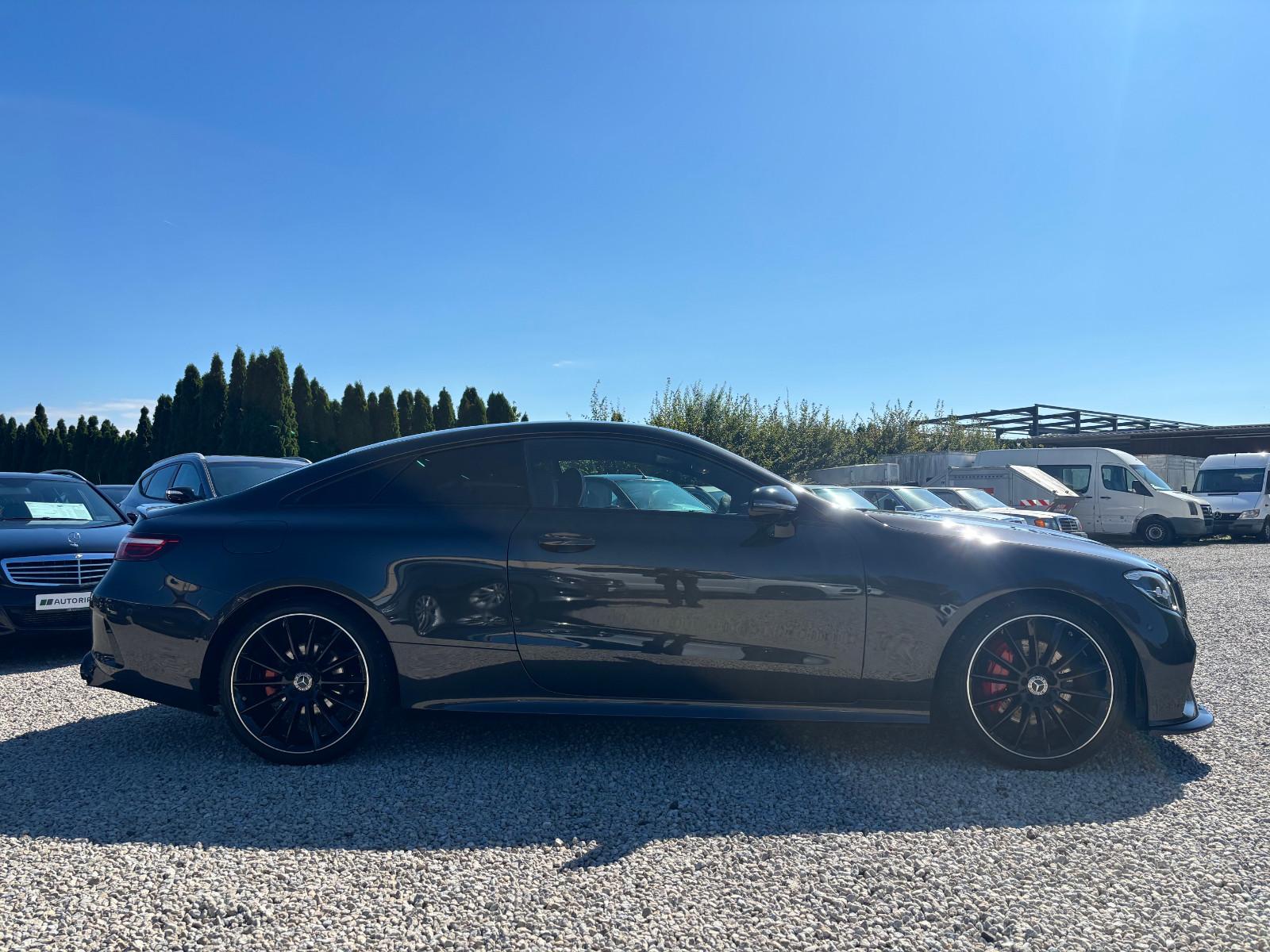 Mercedes-Benz E220d Coupé AMG Night Edition +BURMESTER+PANO+