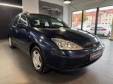 Ford Focus 1.6 / AHK+Klima+Schiebedach - Ford Focus aus 2003: Kombi