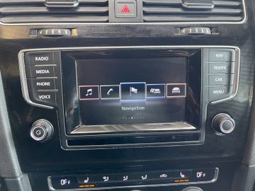 Volkswagen Golf VII Lim. GTI BMT *1.HAND*NAVI*TEMP*PDC*