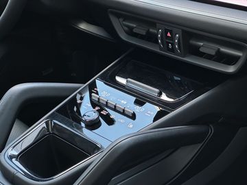 Porsche Cayenne - 11