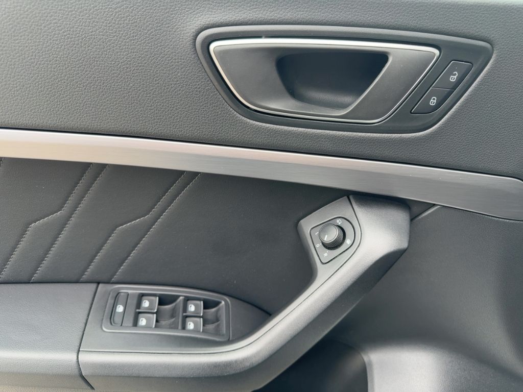 Fahrzeugabbildung SEAT Ateca FR, ACC, AHK, SHZ, RFK, PDC, NAVI, Apple C