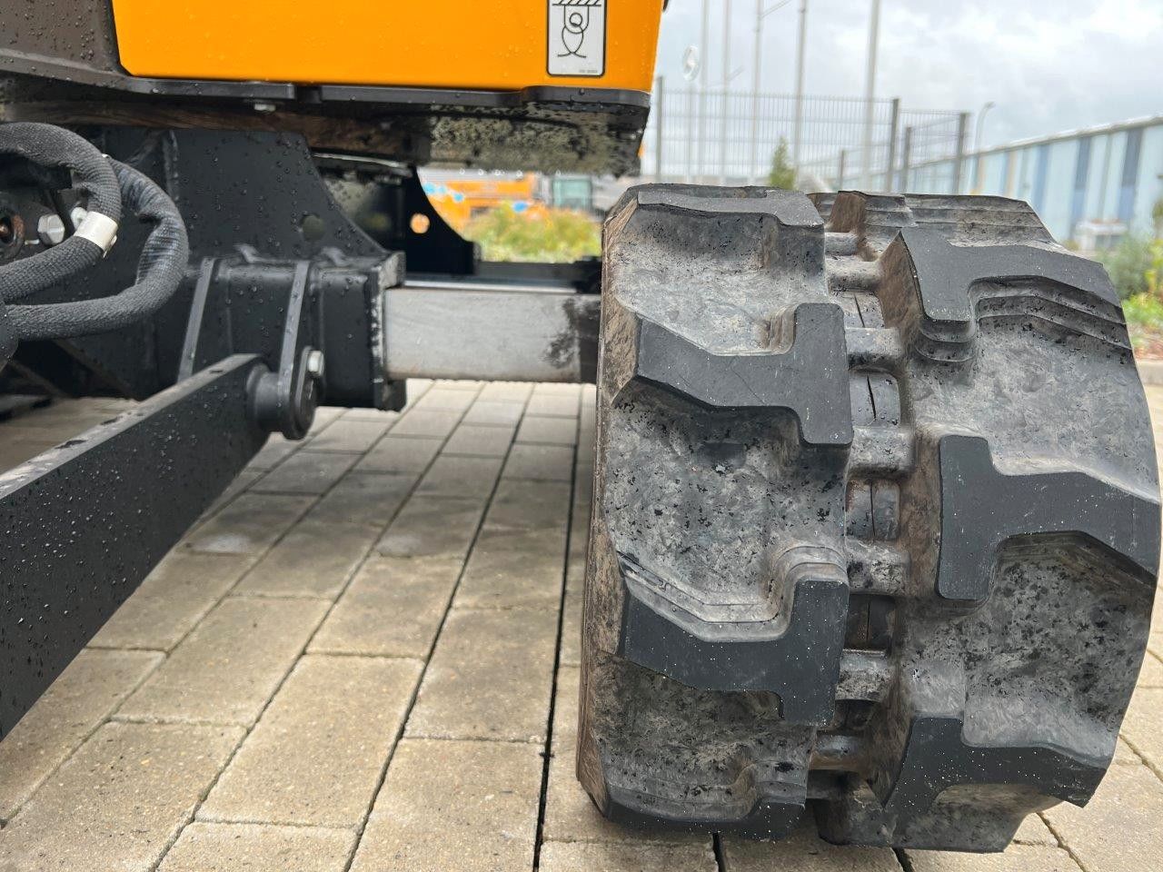 Fahrzeugabbildung JCB 19C-1 / 10h 2023 / Löffelpaket / Schnellwechsler