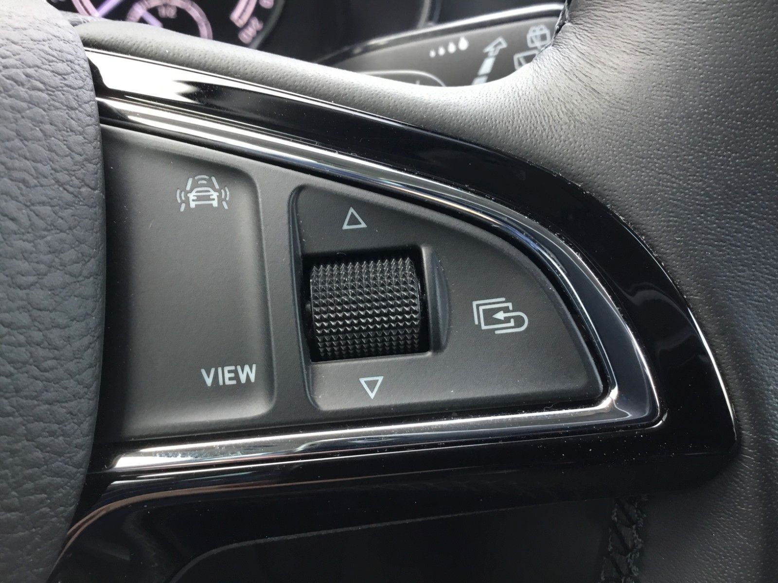 Fahrzeugabbildung SKODA Kamiq 1.0 TSI DSG Style+AHK+LED+el.Heckklappe