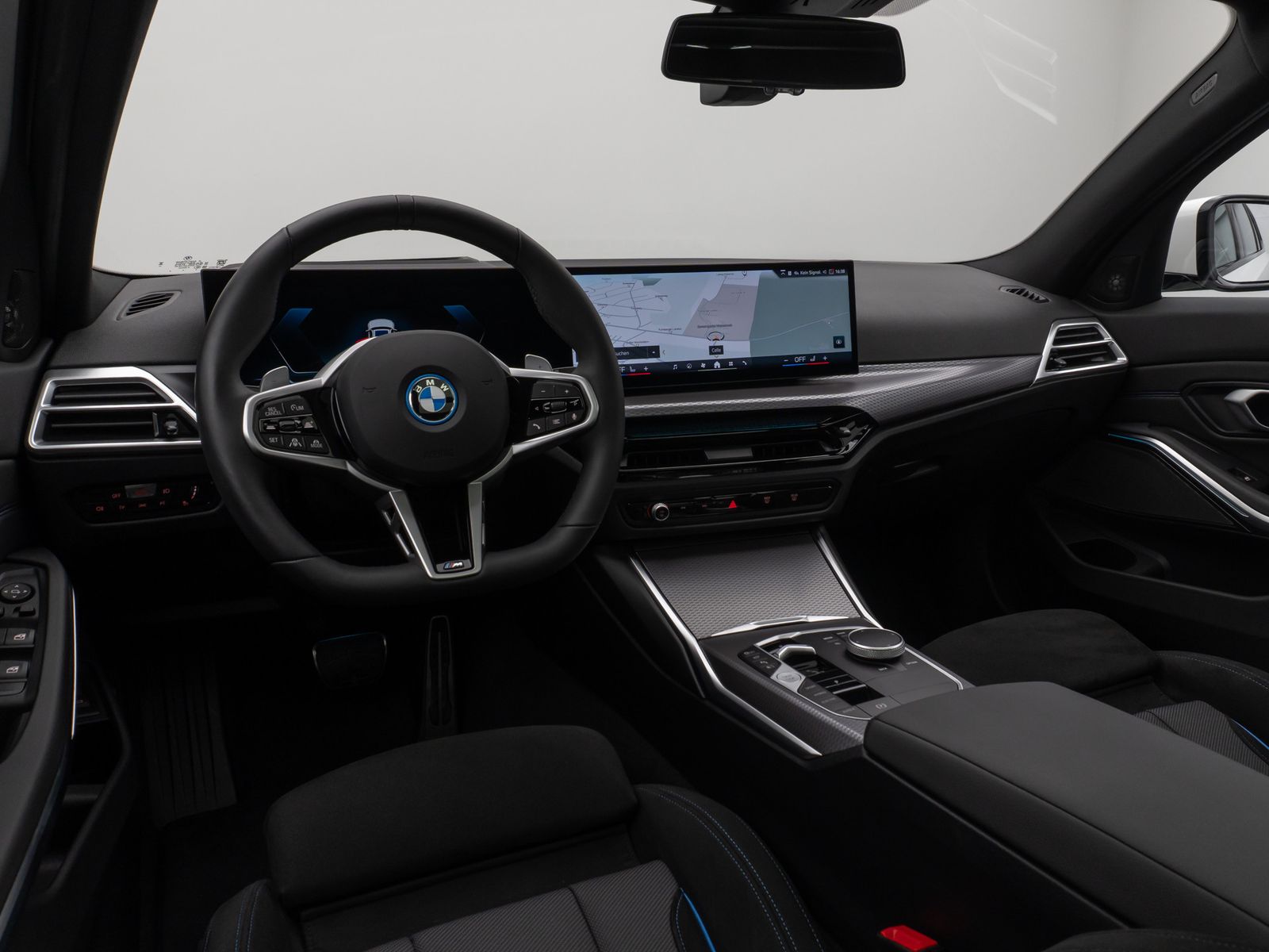 Fahrzeugabbildung BMW 330e M Sport Panorama 360°HUD DAB H/K AHK ACC