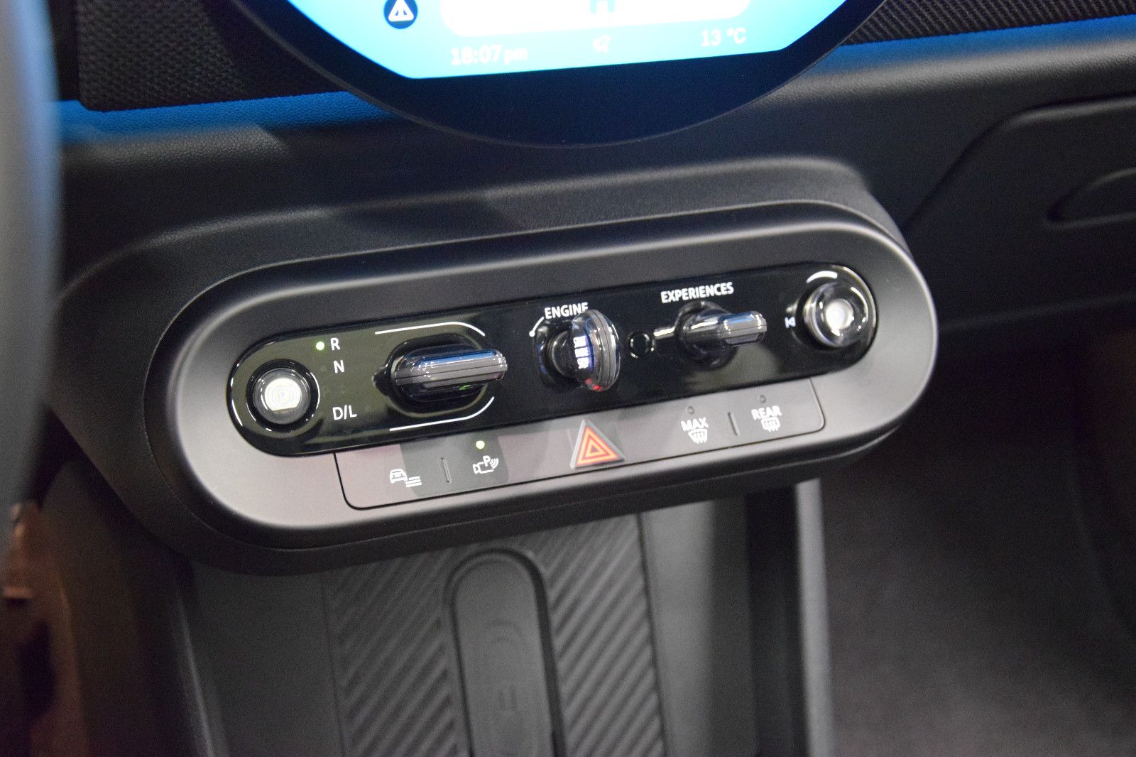 Fahrzeugabbildung MINI Cooper S Classic Trim 5-Türen Paket-L Pano h/k