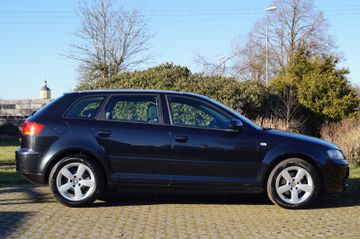 Audi A3 Sportback TDI Attraction NAVI-KLIMA-TEMPOMAT-