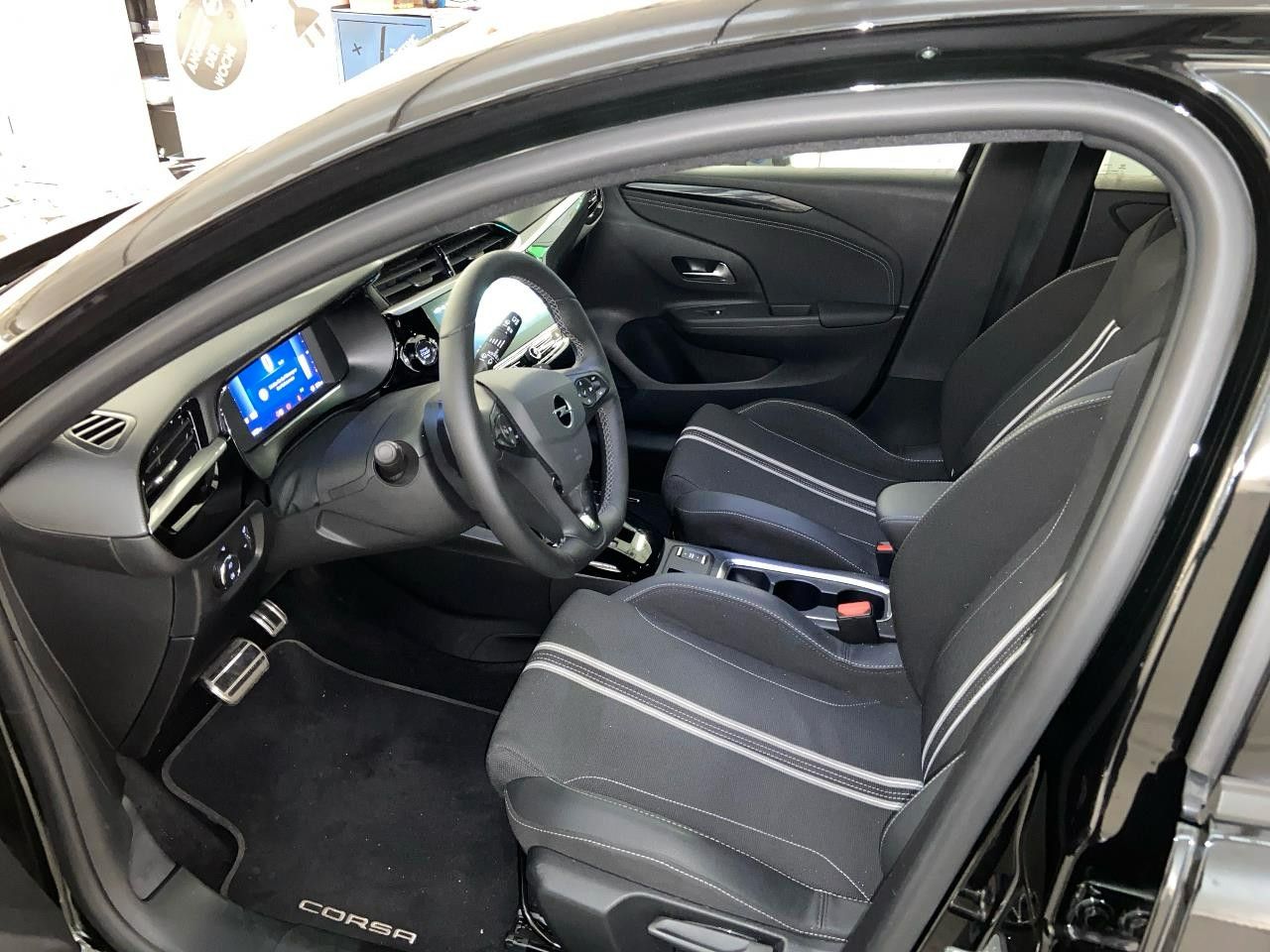 Fahrzeugabbildung Opel Corsa F GS 1.2L 130 PS Automatik/NAVI/Allwetter!
