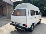 Volkswagen T3 andere - weiße Volkswagen T3 andere