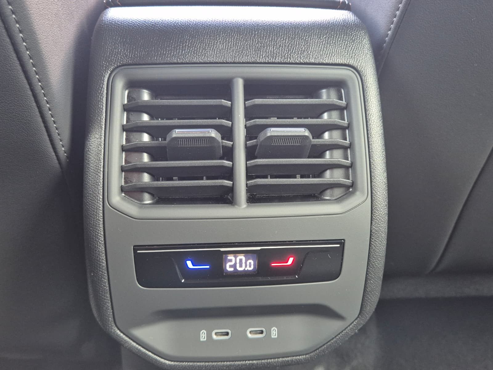 Fahrzeugabbildung CUPRA Formentor 1.5 eTSI SENNHEISER*EGDE*DYNAMIC*KAM