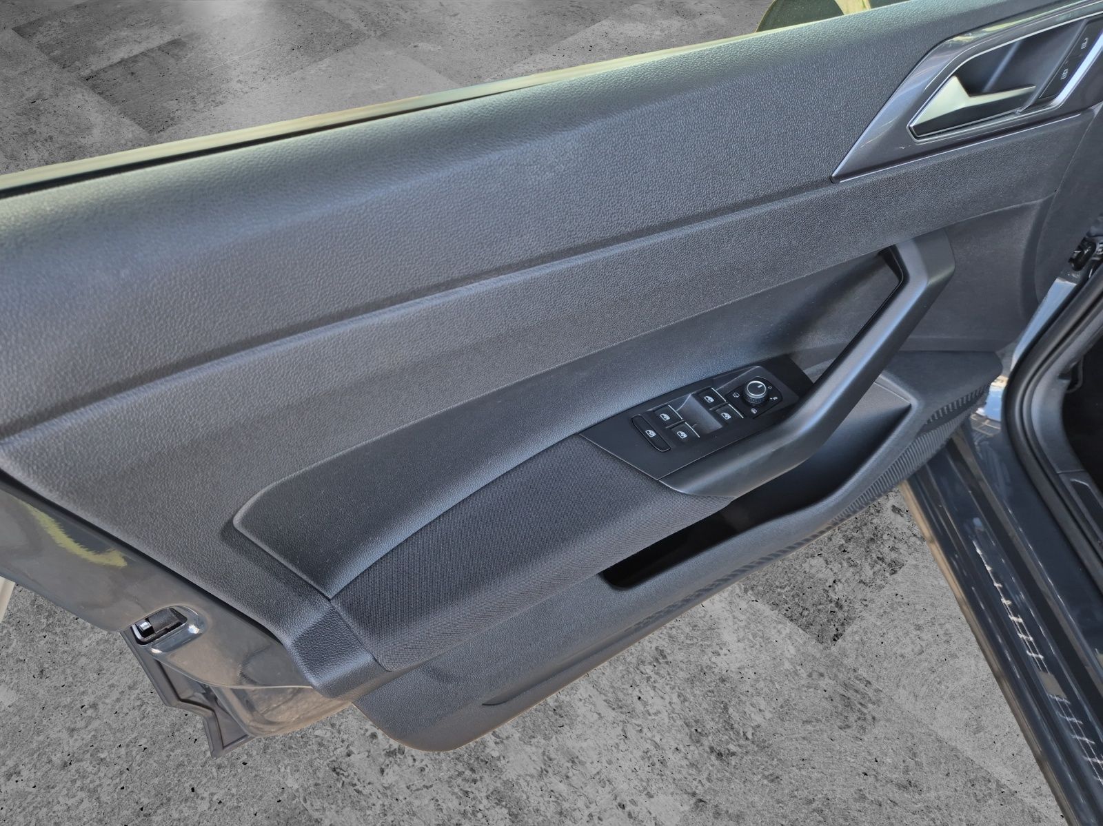 Fahrzeugabbildung Volkswagen Polo TSI Highline Navi AID RFK SH LM