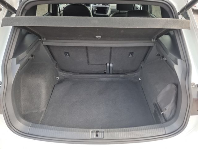 Fahrzeugabbildung Volkswagen Tiguan R-LINE 2,0 TDI DSG 4MOTION PANO AHK EASY