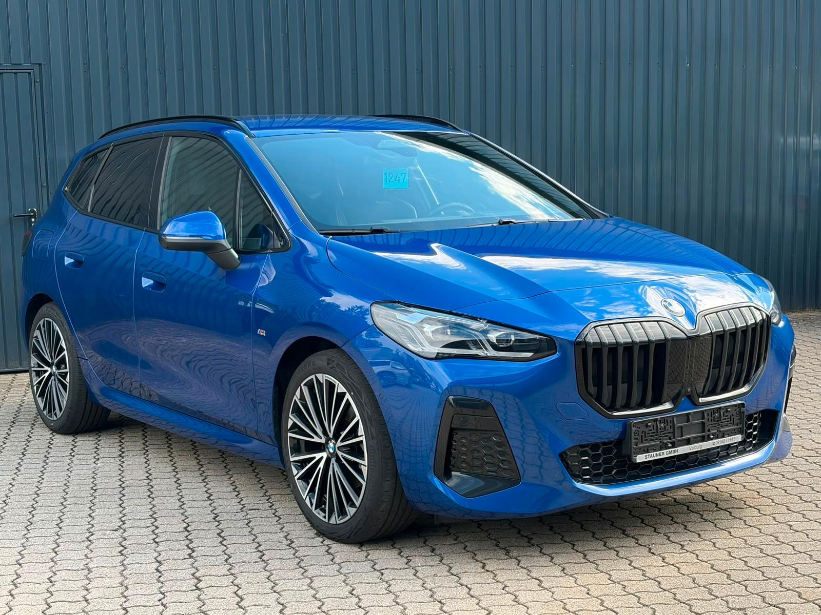 BMW 218i Active Tourer M SPORT /AHK/360°/HeadUp