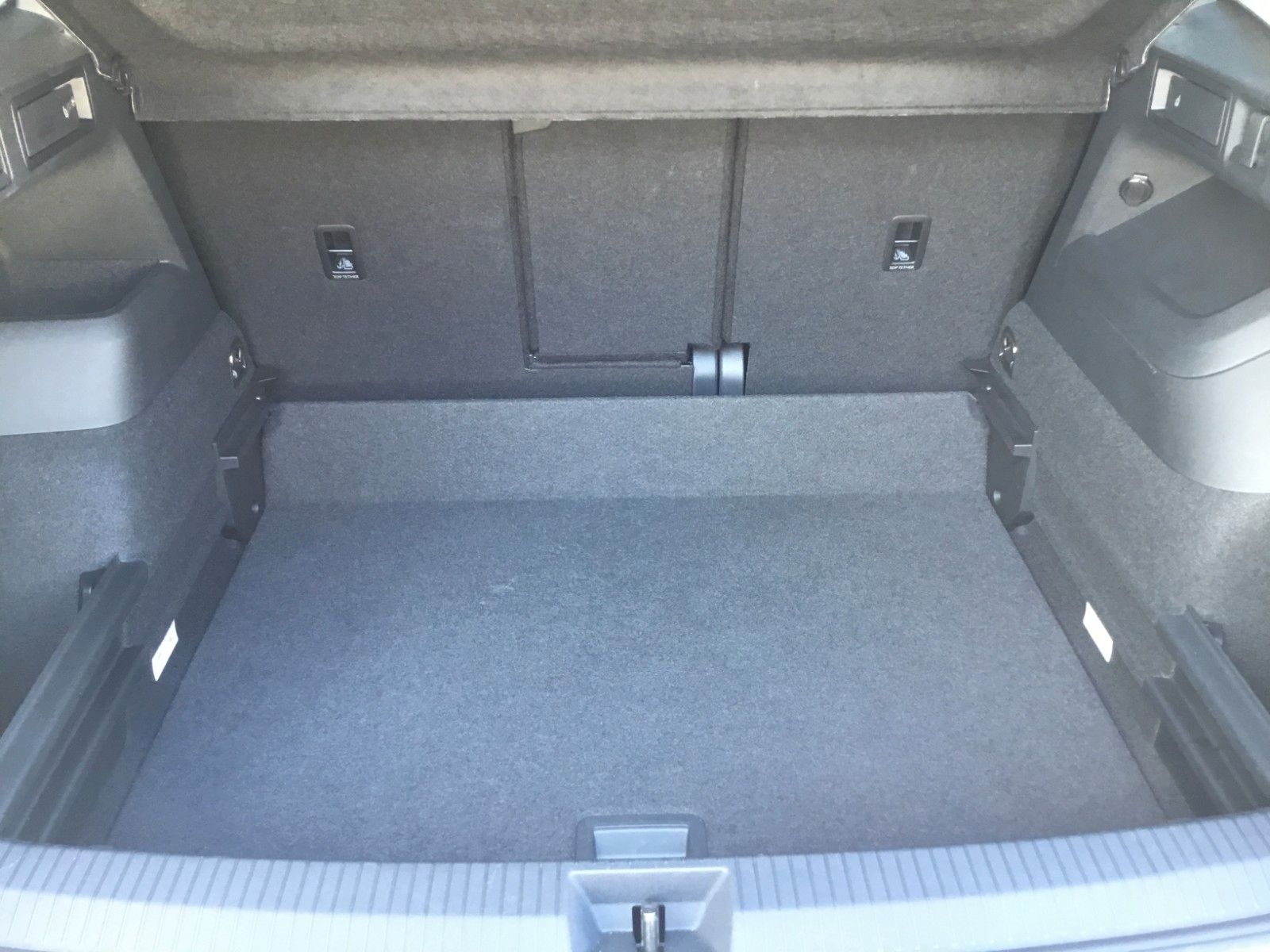 Fahrzeugabbildung Volkswagen Tiguan 1.5 eTSI DSG Elegance+360°+MatrixLED+AHK