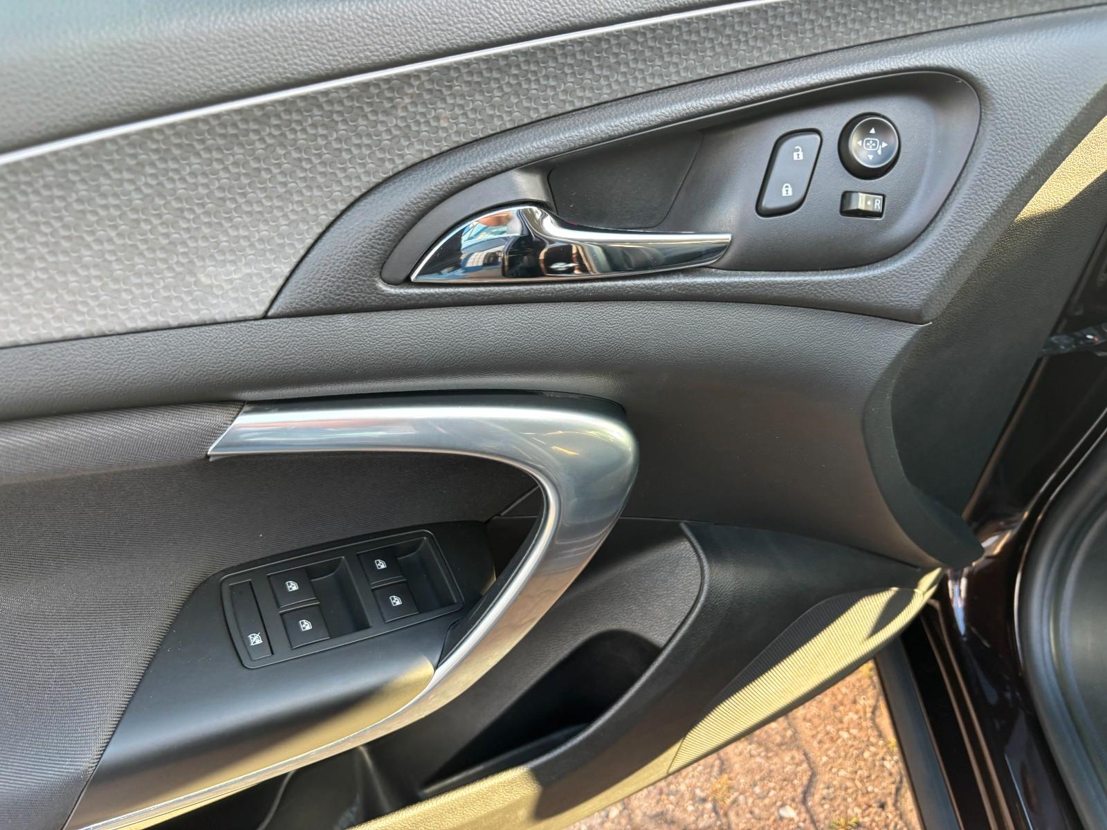 OPEL INSIGNIA 2.0 TURBO 250ch BVM Sièges chauffants Toit ouvrant Historique présent - 1ERE MAIN