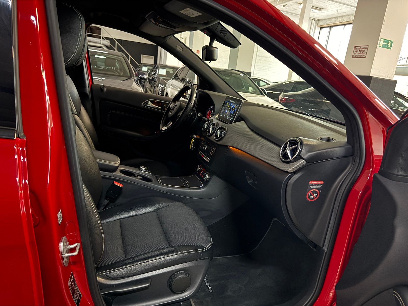 Fahrzeugabbildung Mercedes-Benz B 200 7G-DCT SPORTPAKET URBAN AMG NIGHT COMAND