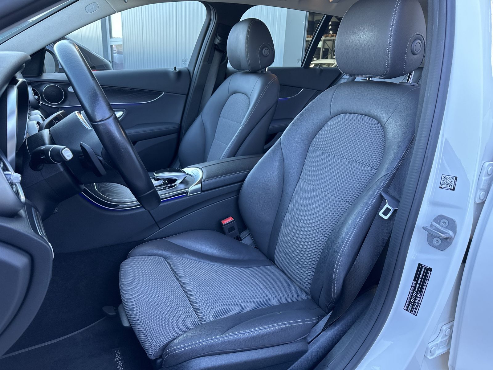 Fahrzeugabbildung Mercedes-Benz C 300de T Avantgarde NAV+LED+KAM+CARPLAY+18ZO+PP