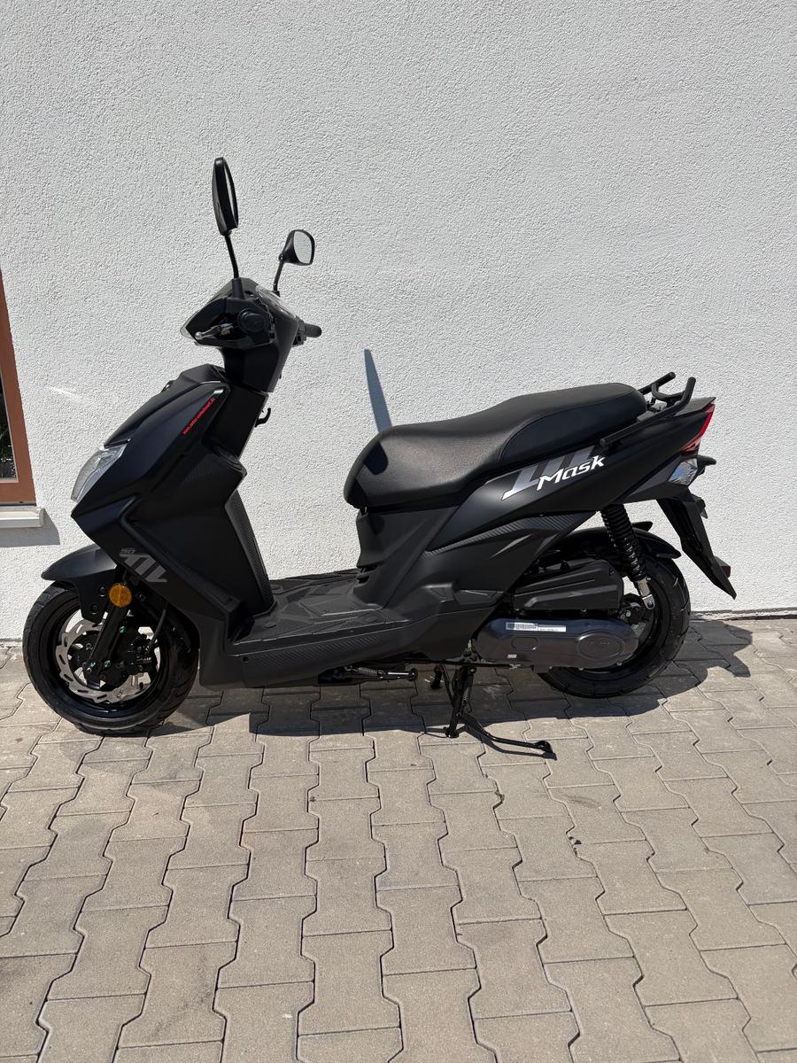 SYM Mask 50 Schwarz/Weiß