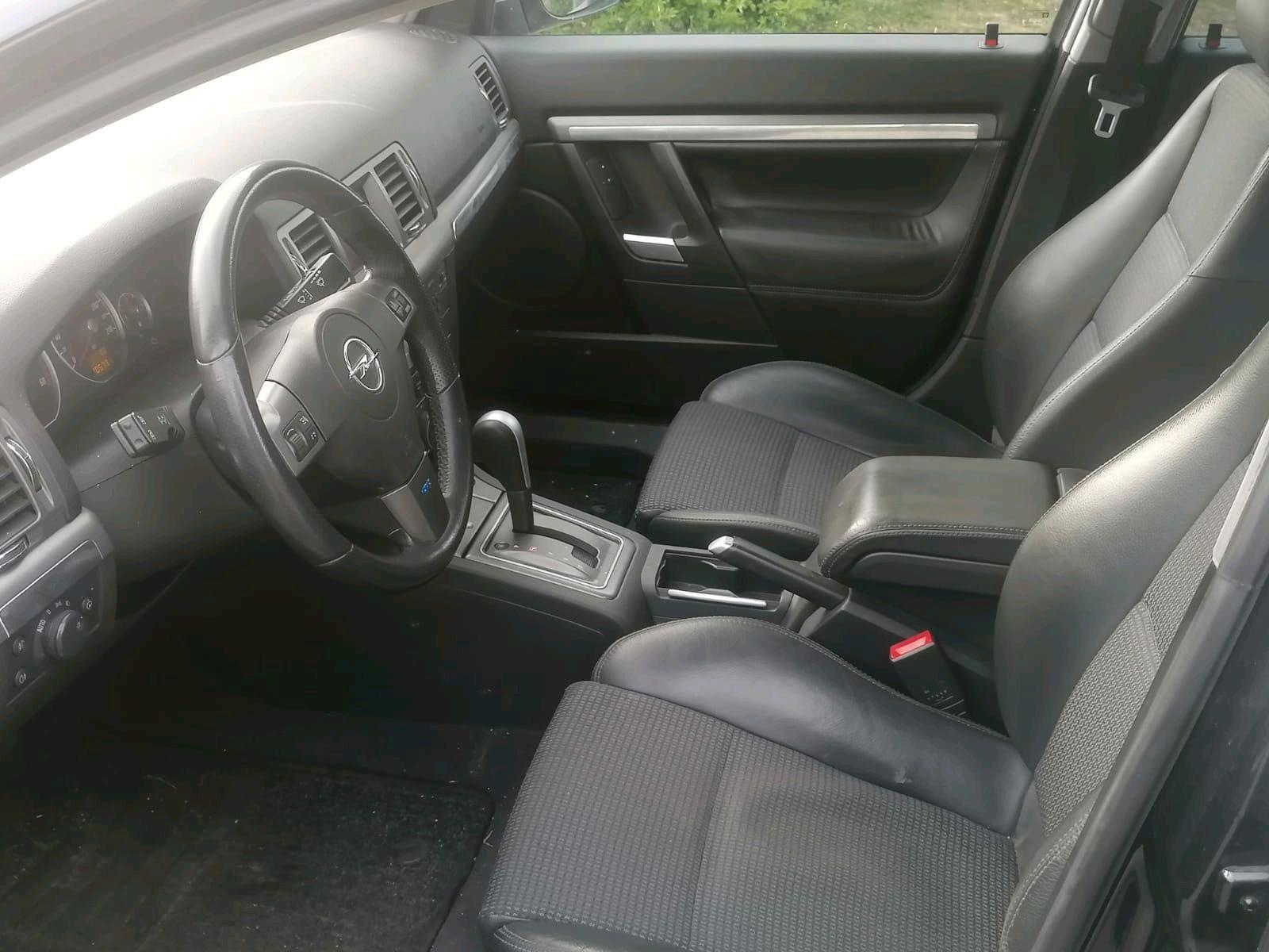 Opel Vectra 2006 — photo 12