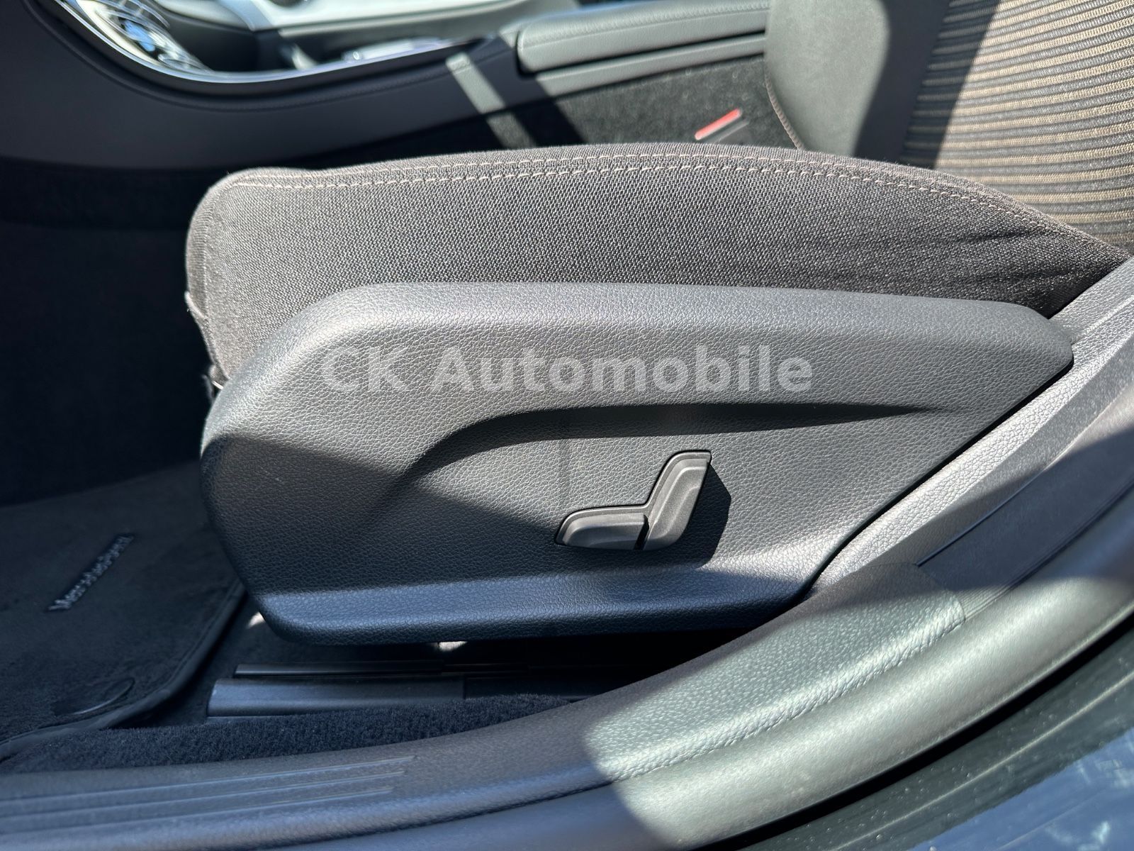 Fahrzeugabbildung Mercedes-Benz E 300de T-Modell Avantgarde/Widescreen/LED/AHK