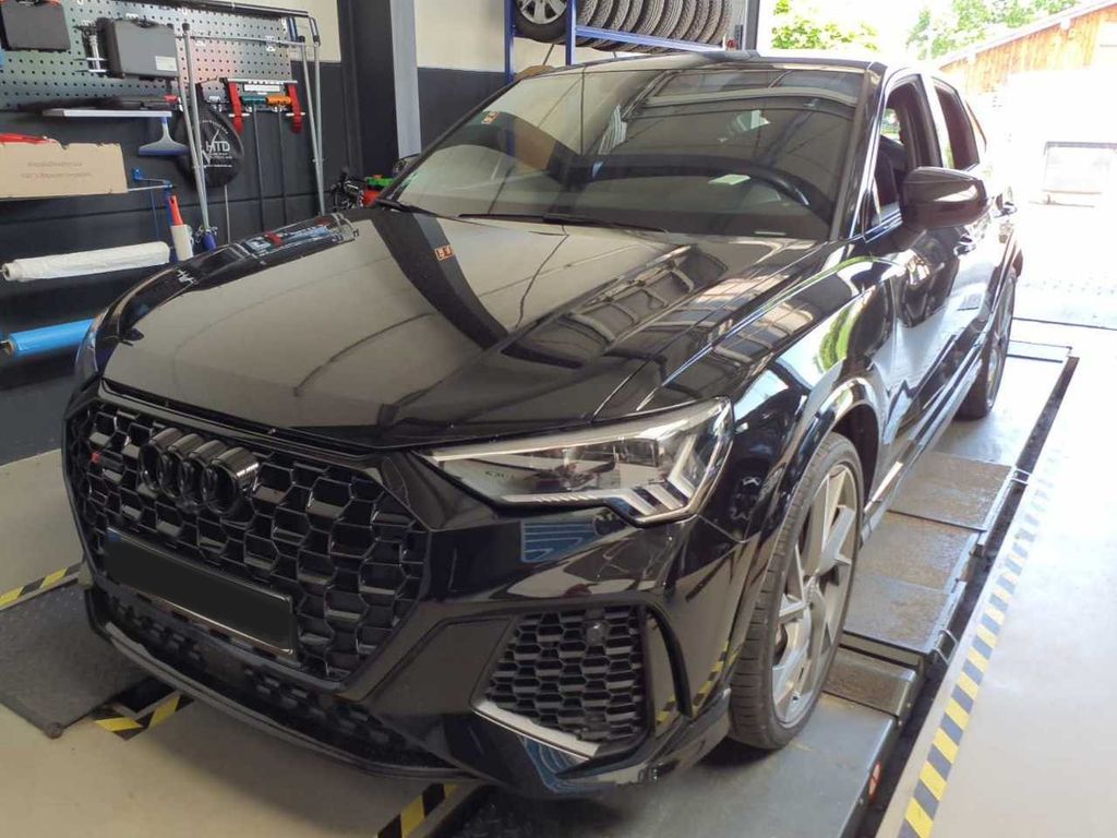 Image of Audi RSQ3
