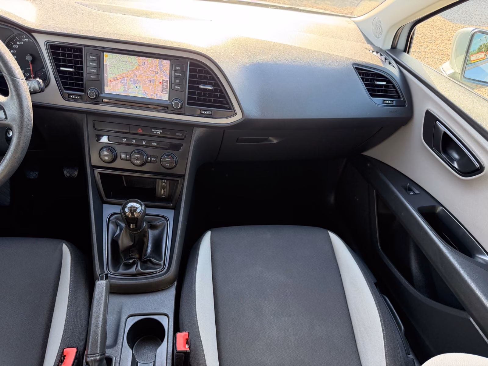 Seat Leon ST Reference Sportsitze Sport Lenkrad