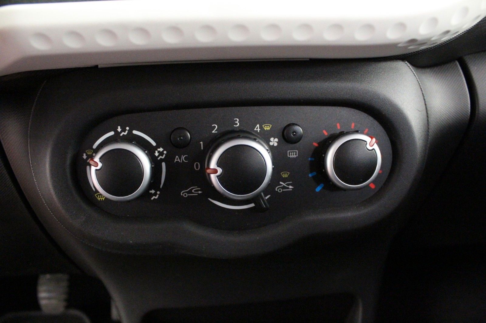 Fahrzeugabbildung Renault Twingo  SCe70  *Klima *Ganzjahresreifen