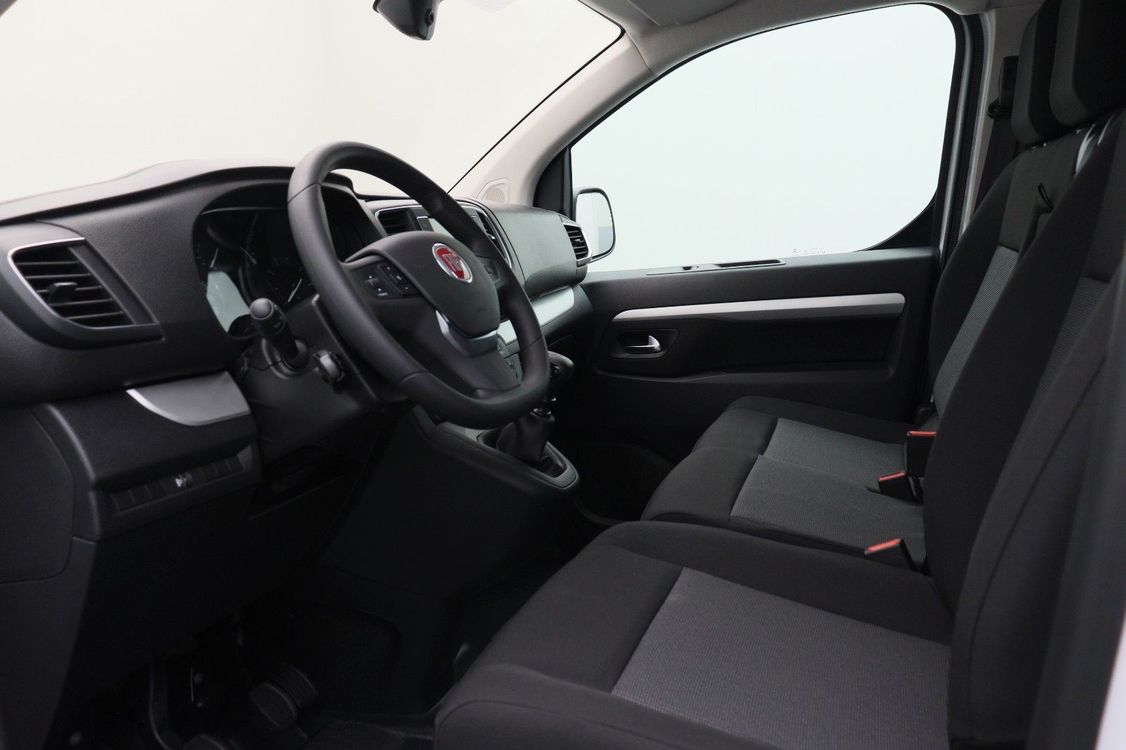 Fahrzeugabbildung Fiat Scudo Kastenwagen SX L2 2.0 145 MT6