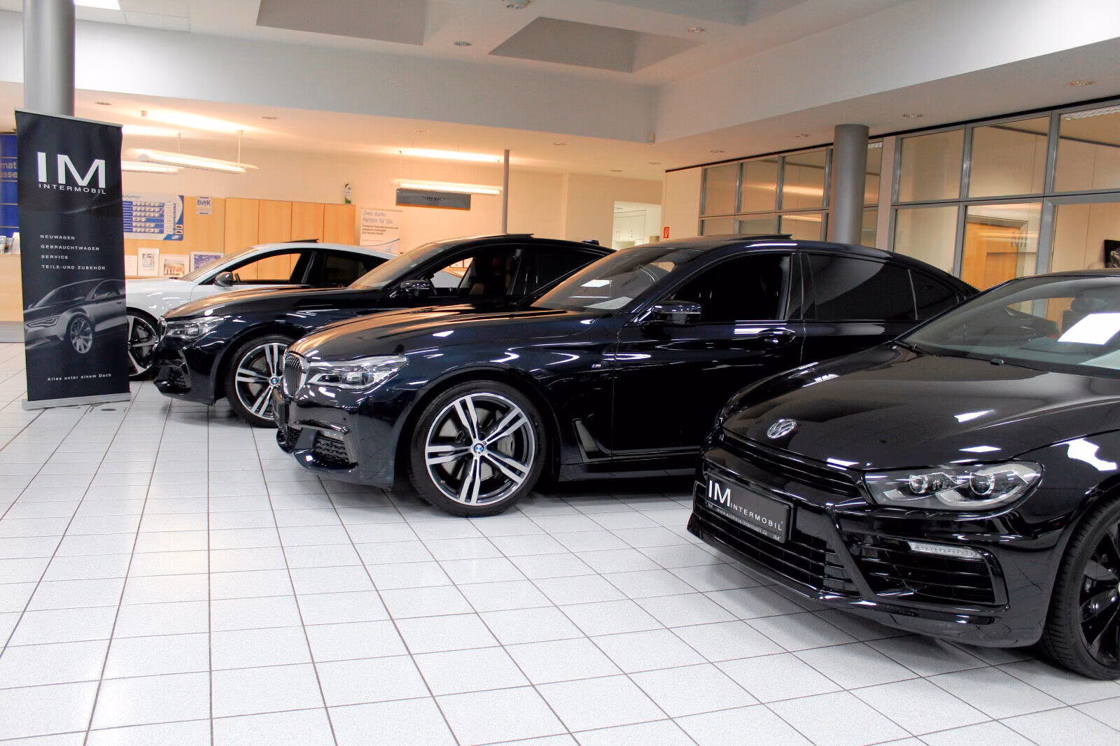 showroom-image-top