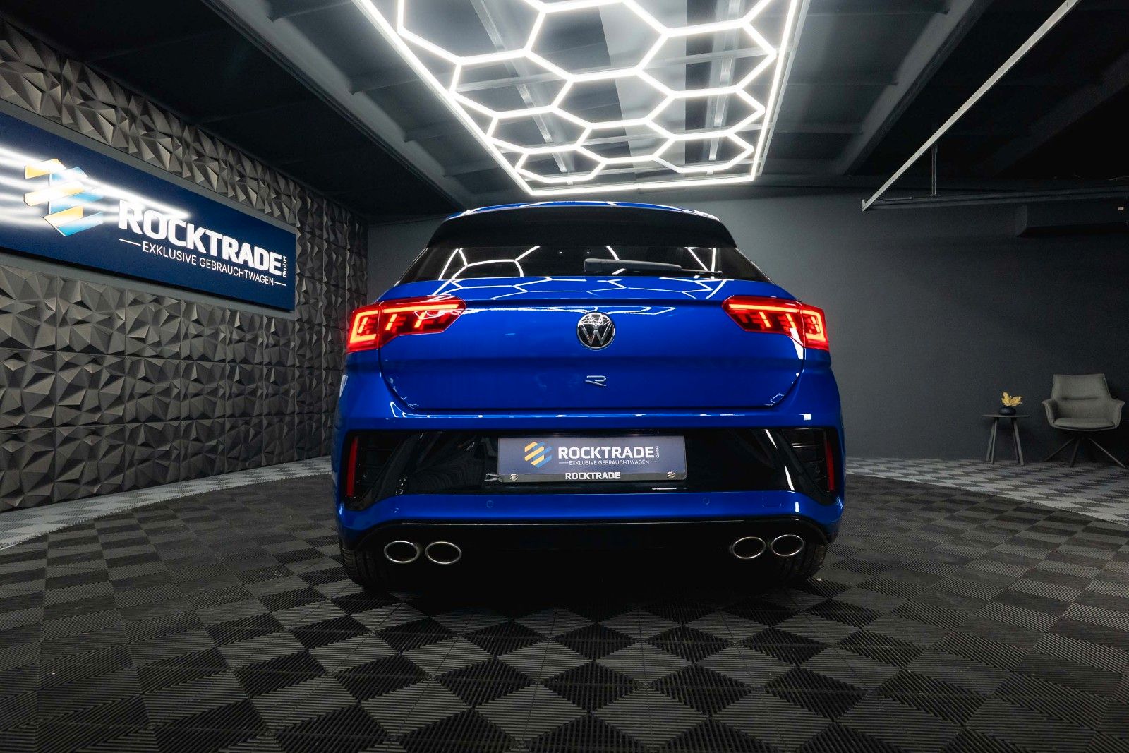 Fahrzeugabbildung Volkswagen T-Roc R 4Motion Black Design *ACC*Matrix*DAB+*