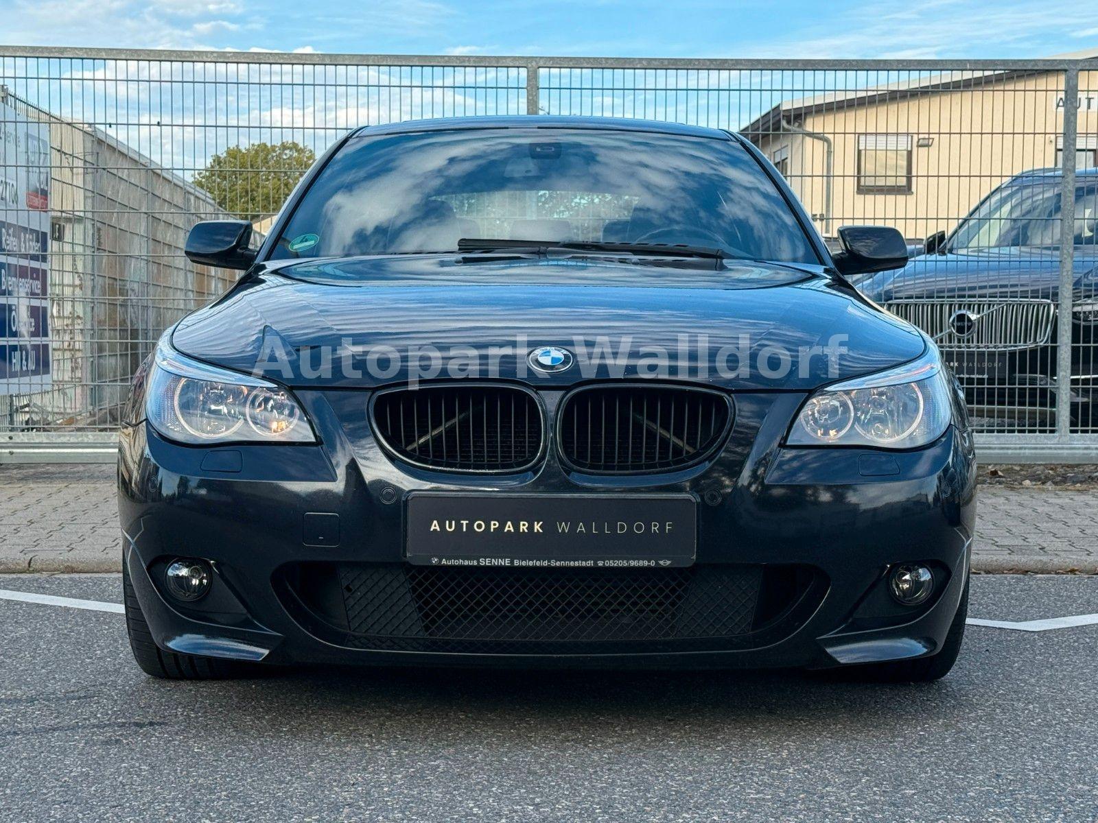 BMW 530 2005 — салон