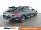Skoda Superb 2.0 TDI Ambition 4x4 Aut.*NAVI*ACC* - Skoda Superb mit Diesel-Antrieb: Grau