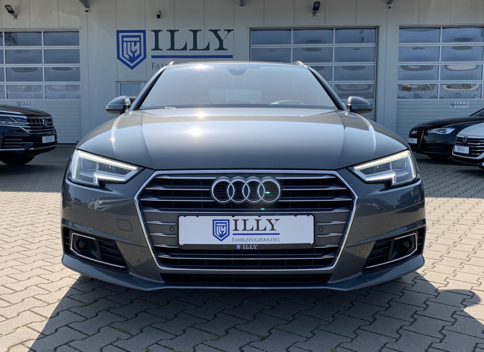 Fahrzeugabbildung Audi A4 2.0 TDI*S Line*Leder*Head-Up*VC*Cam*LED*AHK*