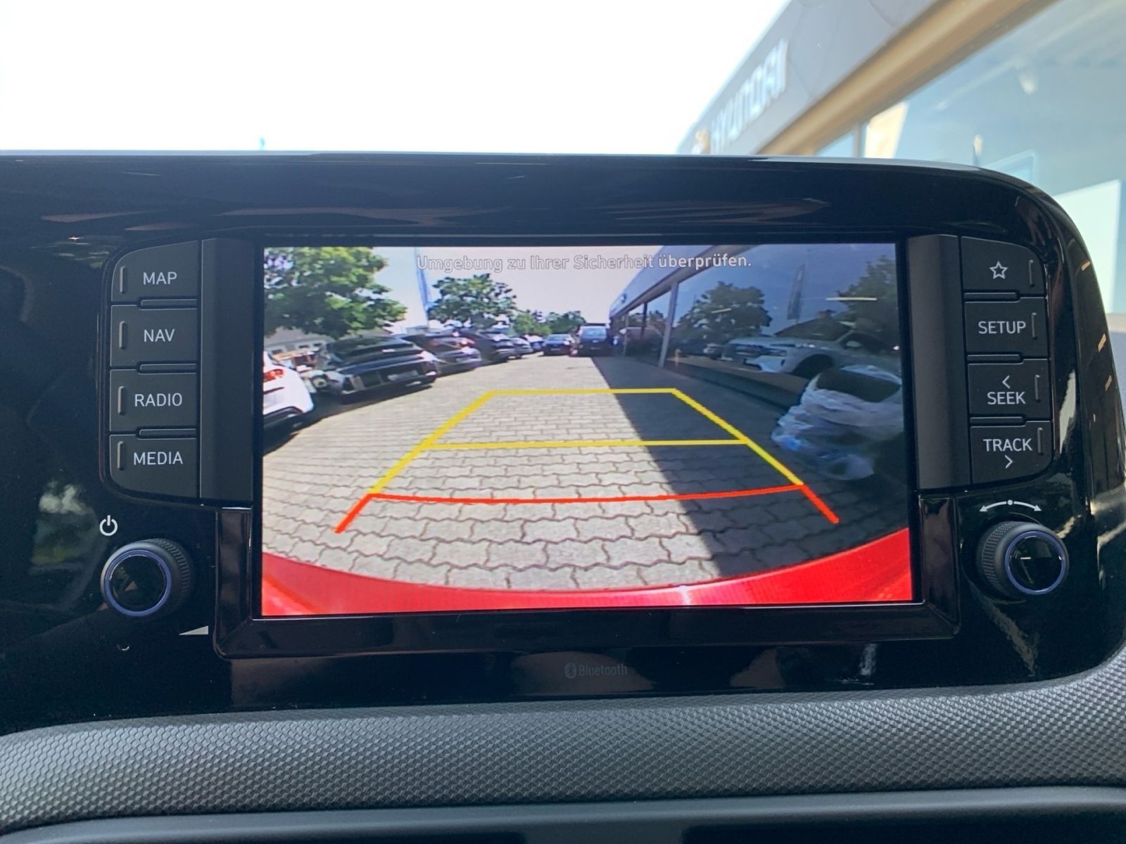 Fahrzeugabbildung Hyundai i10 1.2 PDC Navi Kamera 8Fach Bereift