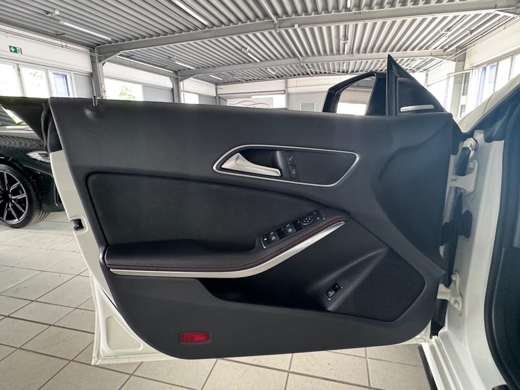 Mercedes-Benz CLA 45 AMG