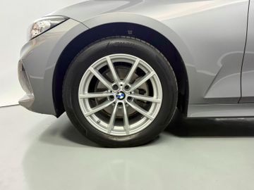 BMW 320 - 4