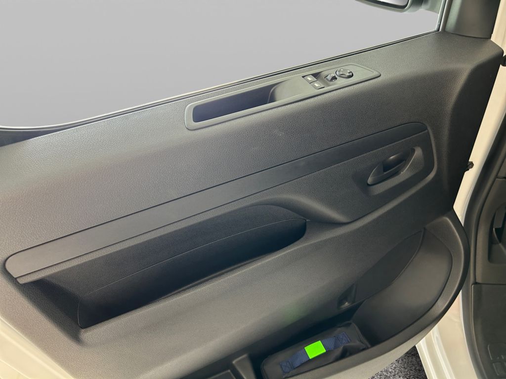 Fahrzeugabbildung Opel Vivaro Cargo 2.0 BlueHDi 145 Standard