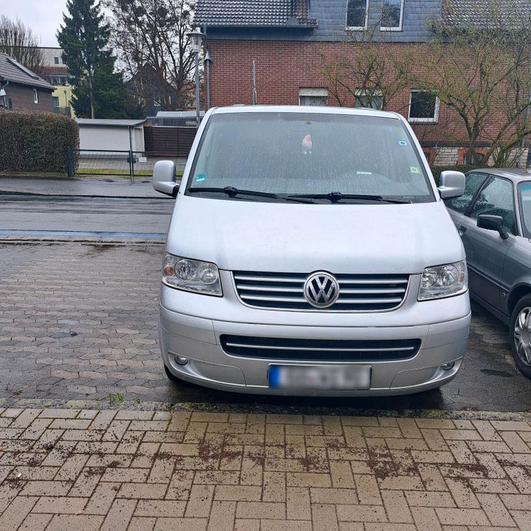 Image of Volkswagen T5 Caravelle