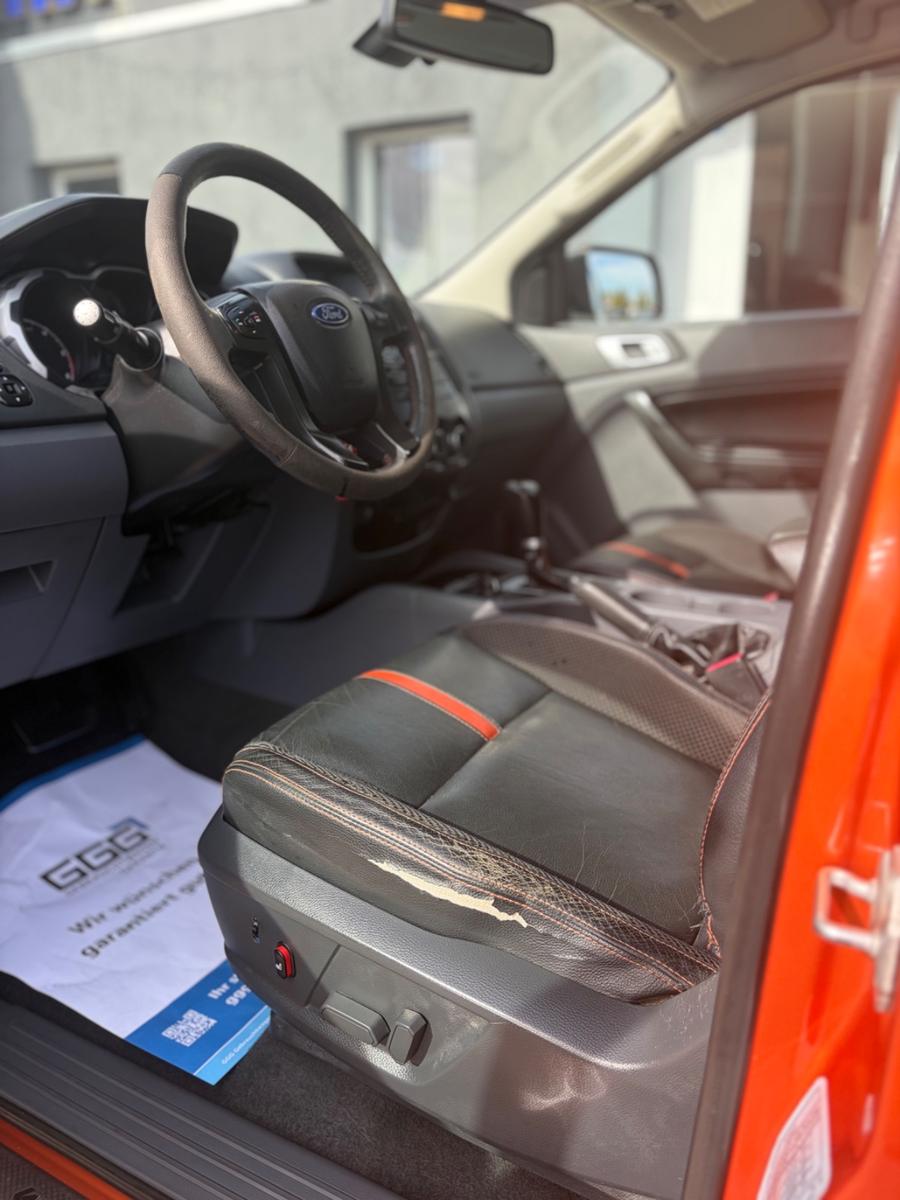 Ford Ranger Wildtrak Double Cab 3.2 TDCi 5 cyl. 200 ch BVA 4x4 / Attelage 3,35 t / Cuir / GPS / Caméra de recul