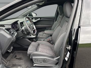 صورة 10 لـ 2025 AUDI Q4 E-TRON