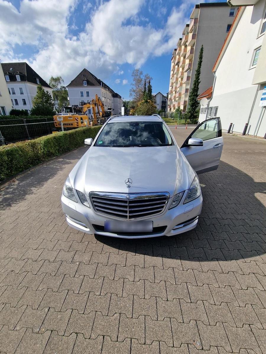 Mercedes-Benz E220 2011 — photo 5