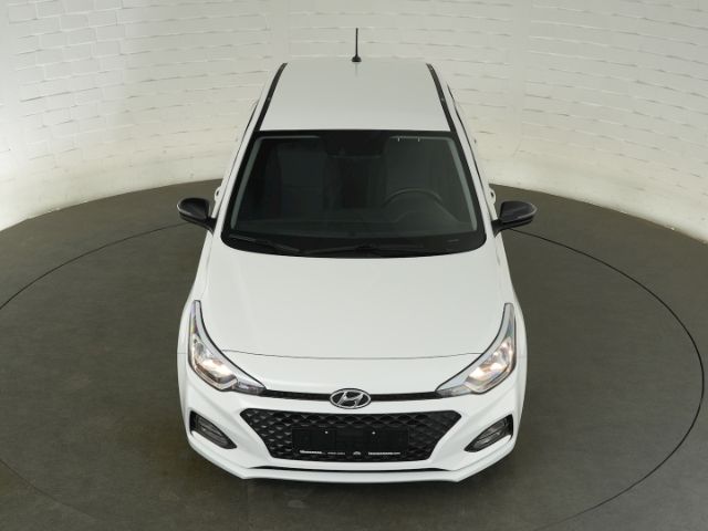 i20 YES! BLUE+RÜCKFAHRKAMERA+SITZHEIZUNG+LENKRAD