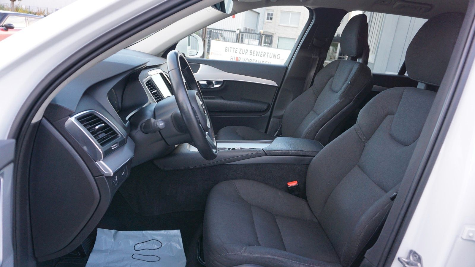 Fahrzeugabbildung Volvo XC90 Momentum AWD, Kamera, Navi, LED